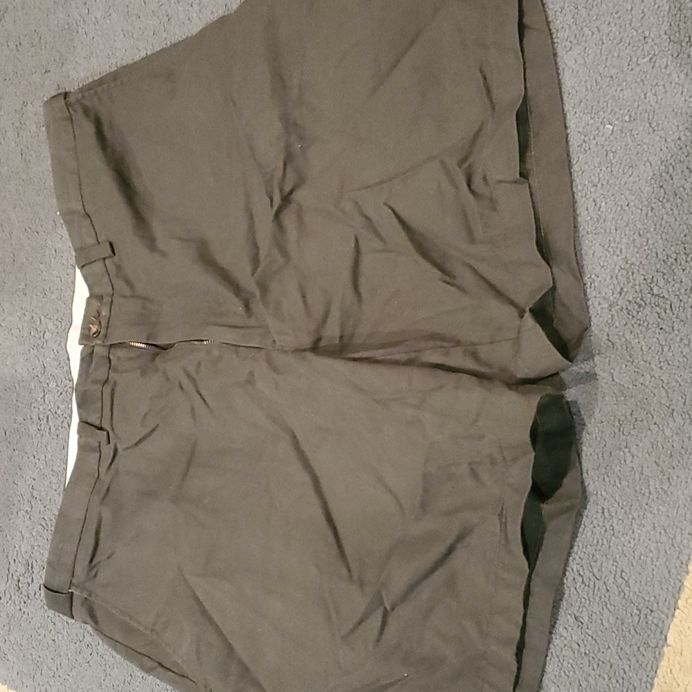 Men's size 42 Hagger shorts